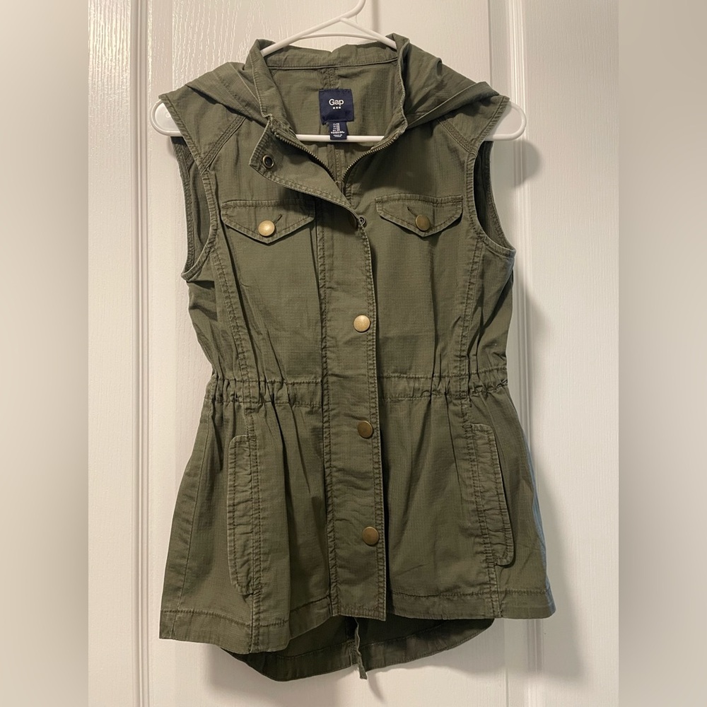 Gap olive green vest XS